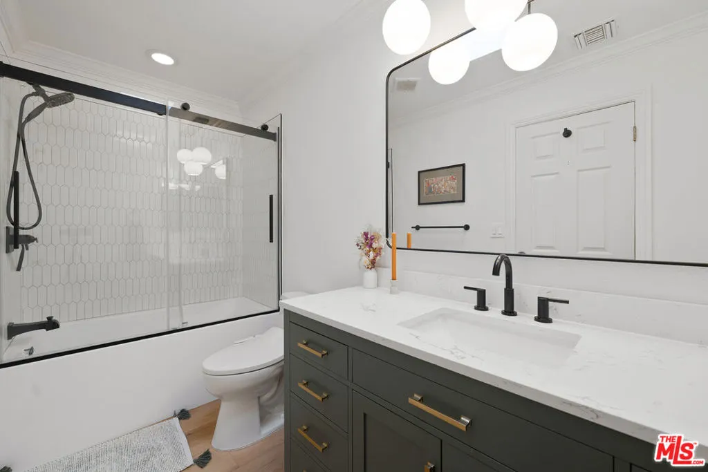 11138 Aqua Vista Street 63, North Hollywood, California 91602 home-pic-10